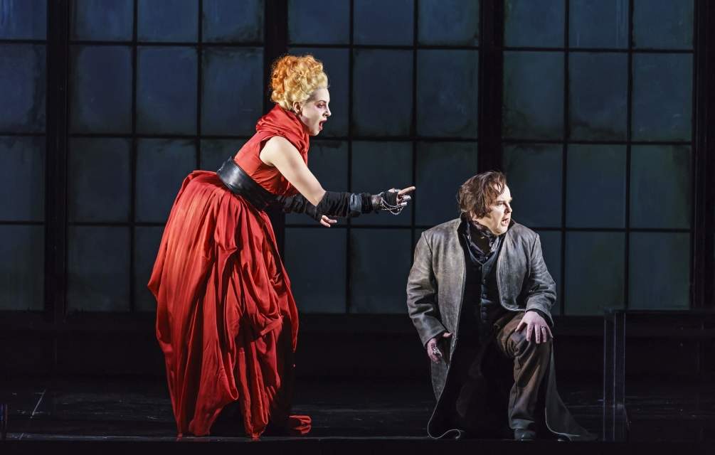 Review: Welsh National Opera’s ROBERTO DEVEREUX at Bristol Hippodrome