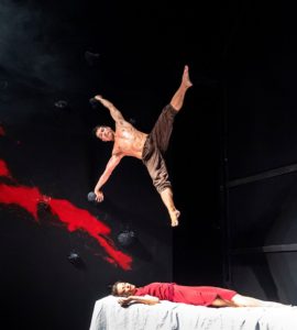 2. Minotaur – Tommy Franzen and Laurel Dalley Smith in Minotaur – Credit ® Foteini Christofilopoulou (1)