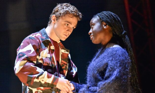 Review: NOUGHTS & CROSSES at Oxford Playhouse