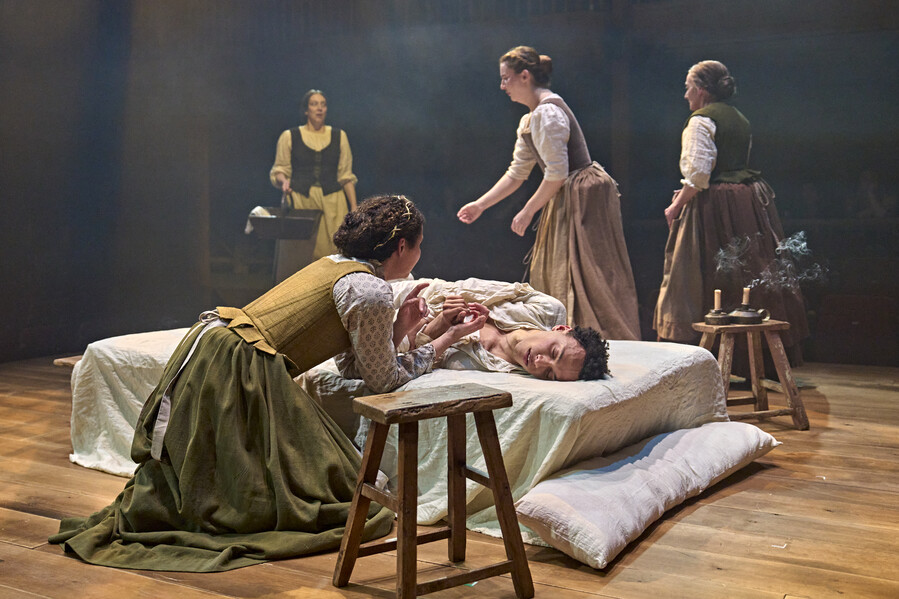 Review: HAMNET at Swan Theatre, Stratford-Upon-Avon