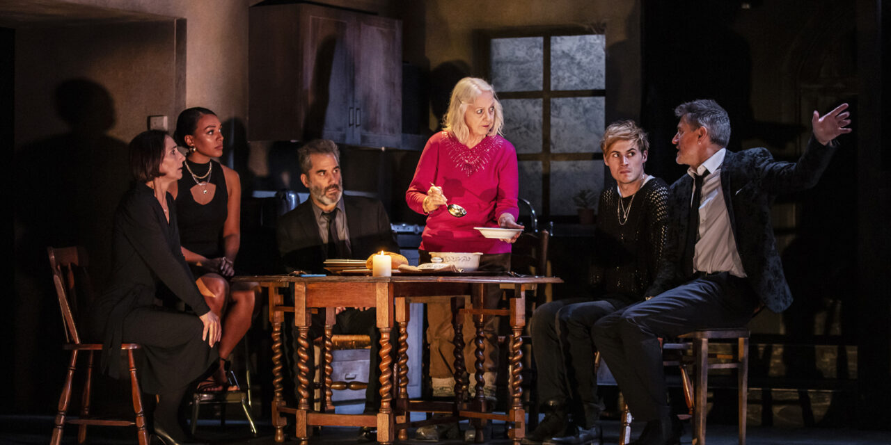 Review: MURDER IN THE DARK at Oxford Playhouse