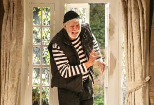 Noises Off – Matthew Kelly as Selsdon Mowbray – Photo credit Pamela Raith Photography