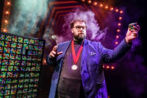 Mind Mangler – Henry Lewis as The Mind Mangler – Credit Pamela Raith Photography