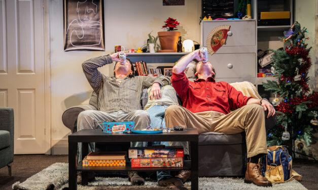 Review: MEN BEHAVING BADLY: THE PLAY at The Barn Theatre, Cirencester